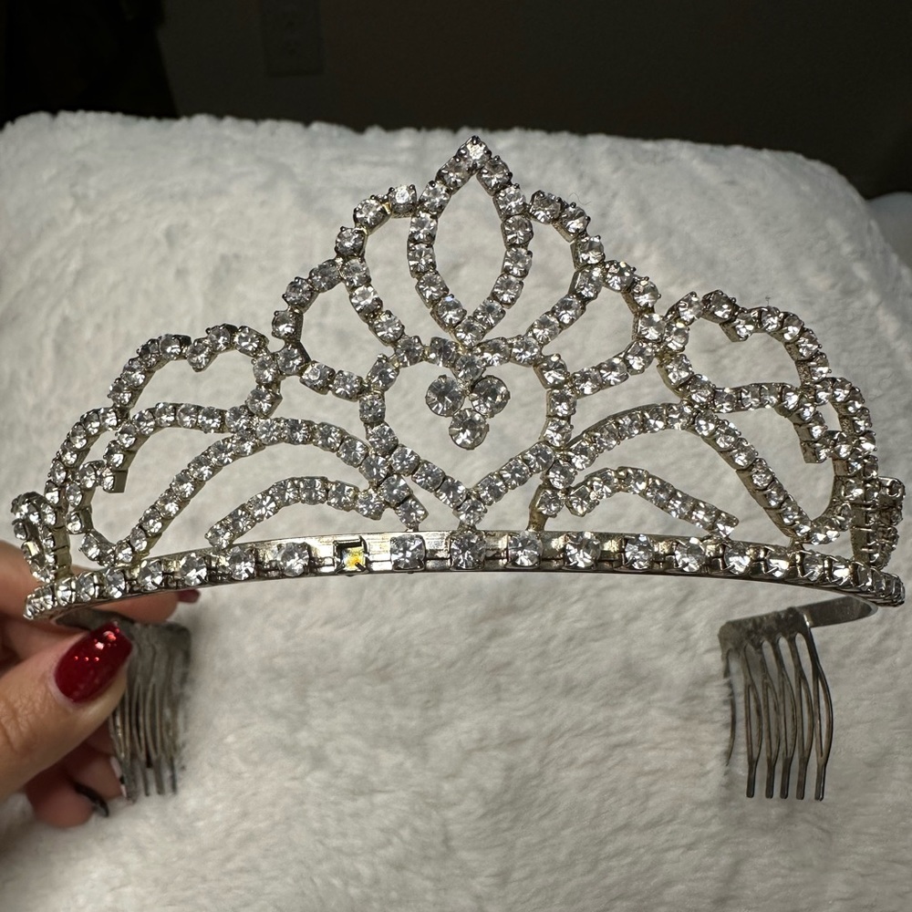 👑Vintage Tiara - Picture 4 of 10